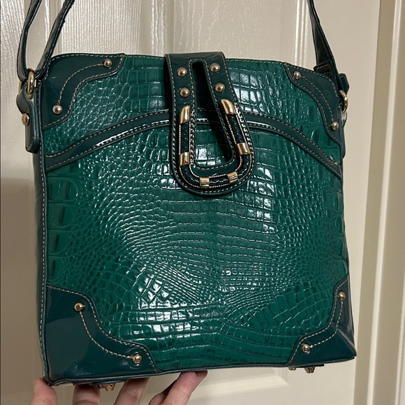Chic Green Crocodile-Embossed Shoulder Bag - Picture 1 of 6